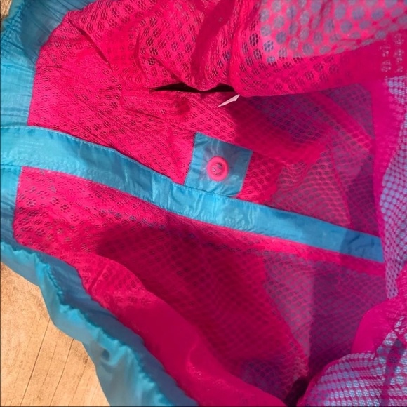 The North Face Rain Jacket - Picture 8 of 8